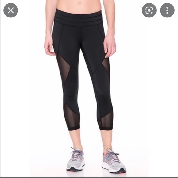 Athleta Pants - Athleta Capri Aura Sonar Mesh Capris X2